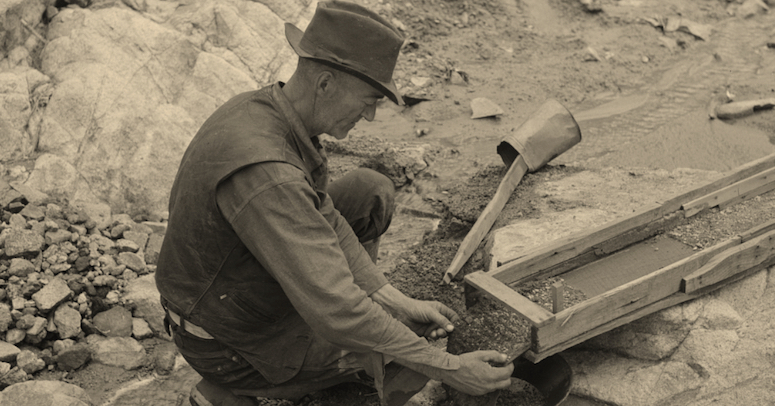 washing gravel gold mining